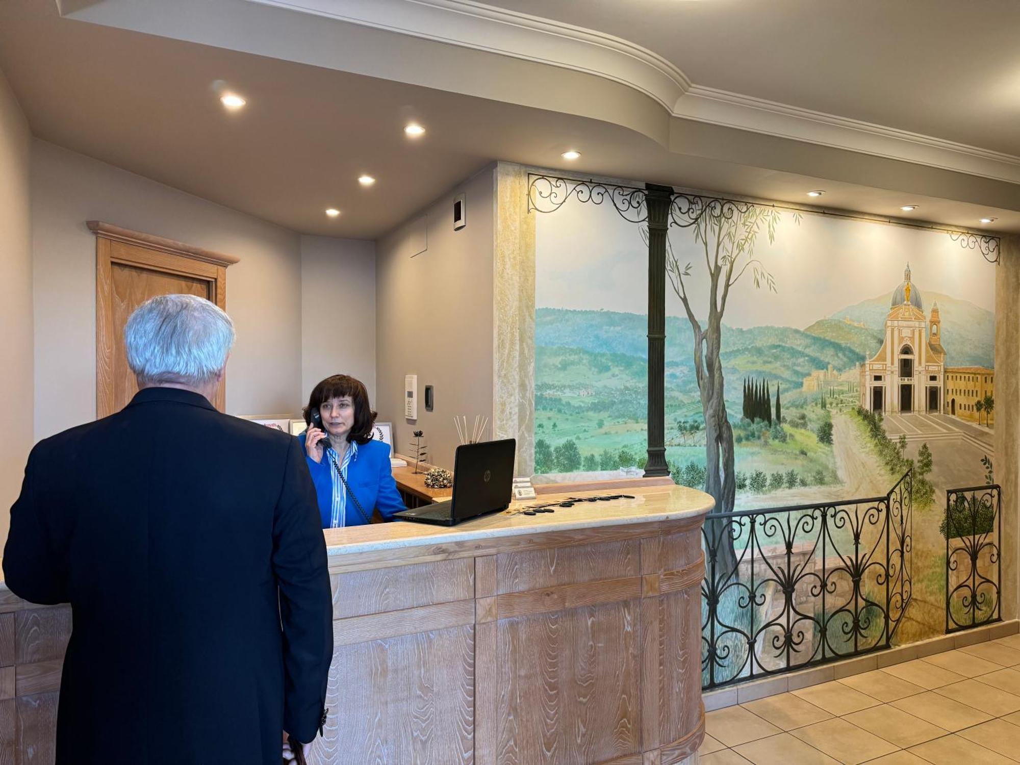 Hotel Cladan Assisi Kültér fotó