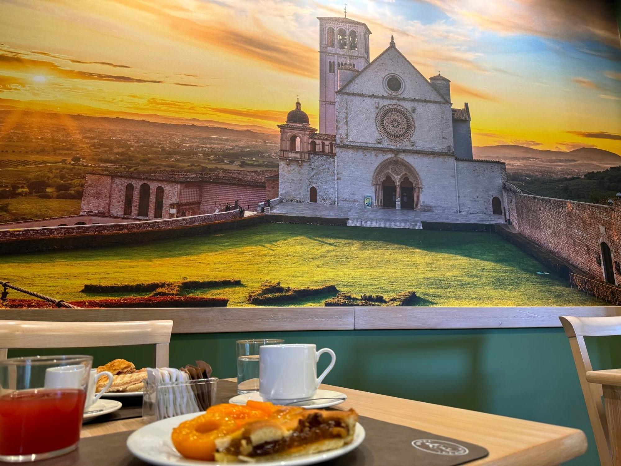 Hotel Cladan Assisi Kültér fotó