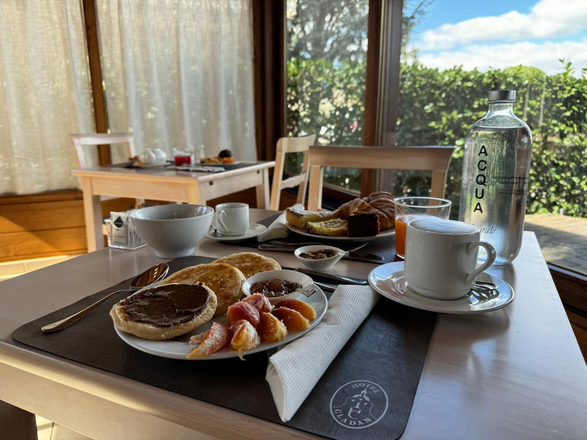 Hotel Cladan Assisi Kültér fotó