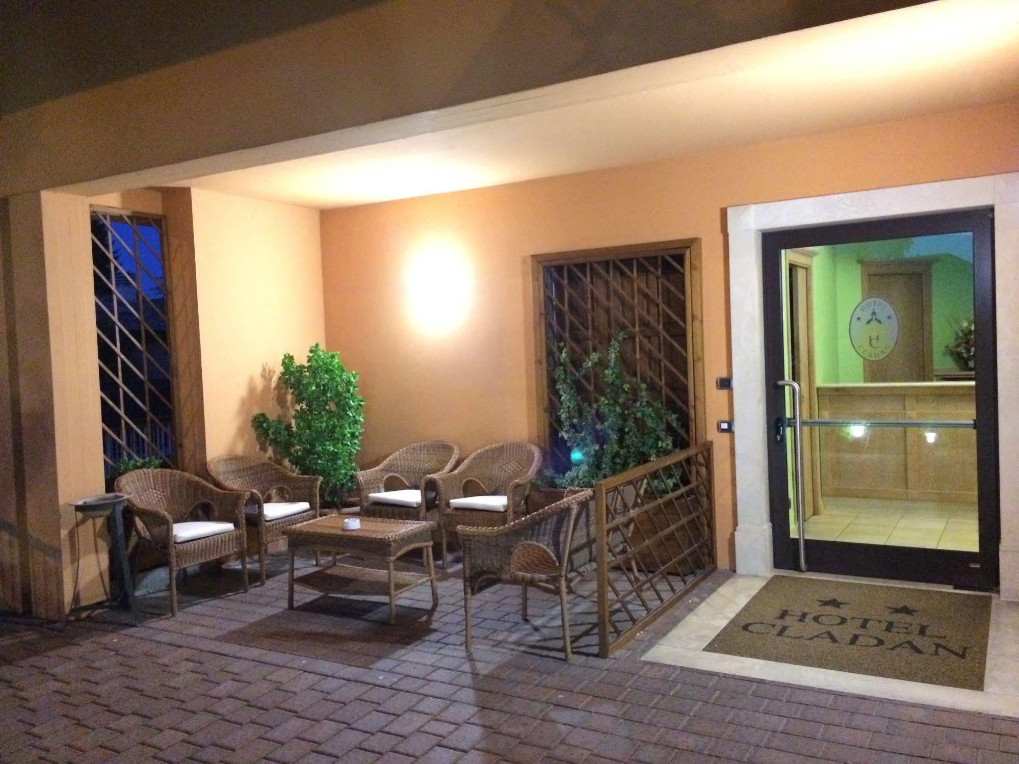 Hotel Cladan Assisi Kültér fotó